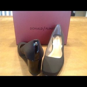 donald pliner parris block heel pump